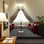 Logos Hotel 3*