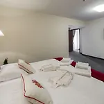 Hotel Logos