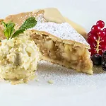 Logos Hotel 3*