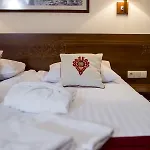 Logos Hotel 3*