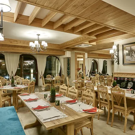 מלון Logos זקופאנה